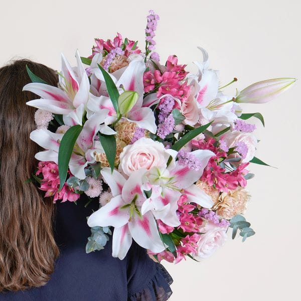 Bouquet con gigli asiatici