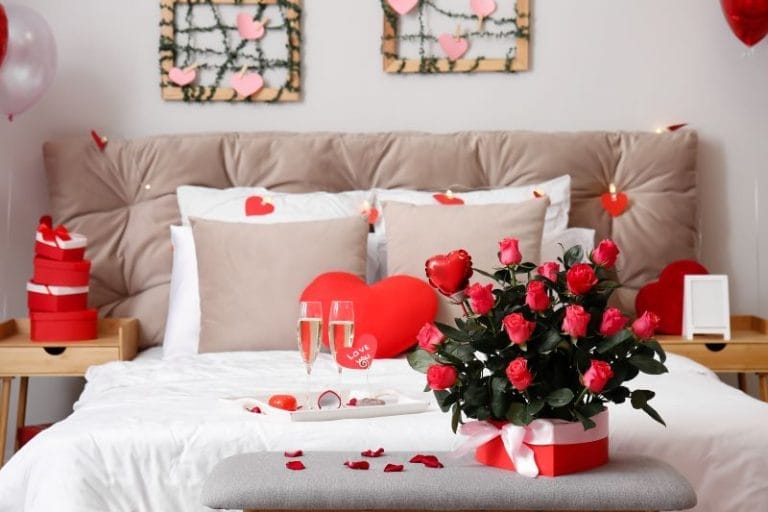letto molto ben decorato per San Valentino